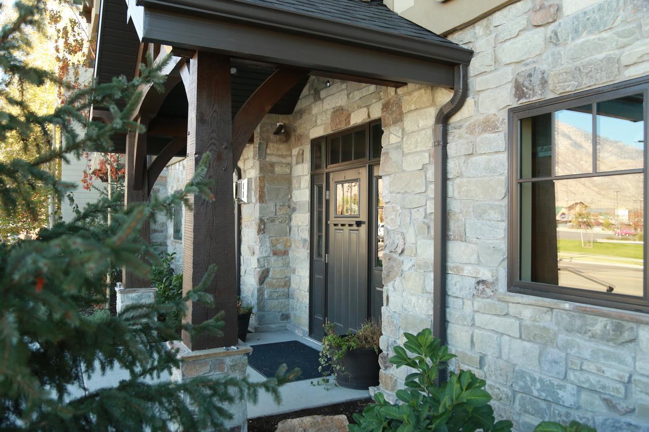 الشقق الفندقية بروفوفي  Aspenwood Manor المظهر الخارجي الصورة